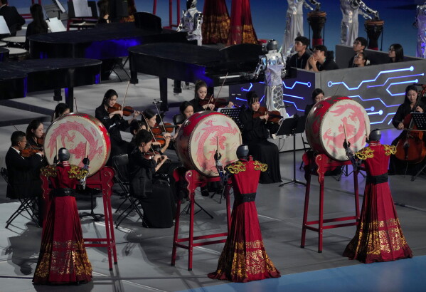 Humanoid Robots Break Human Records at Beijing Event
