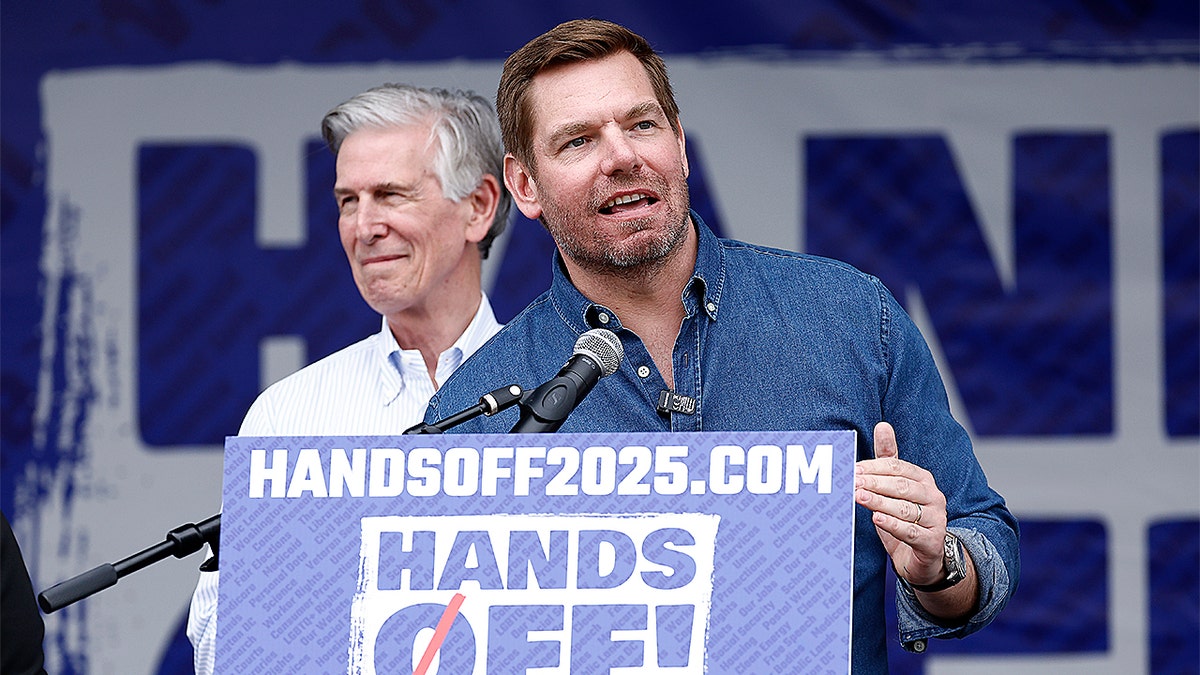 Progressive Candidates Face Setbacks in Illinois Primaries
