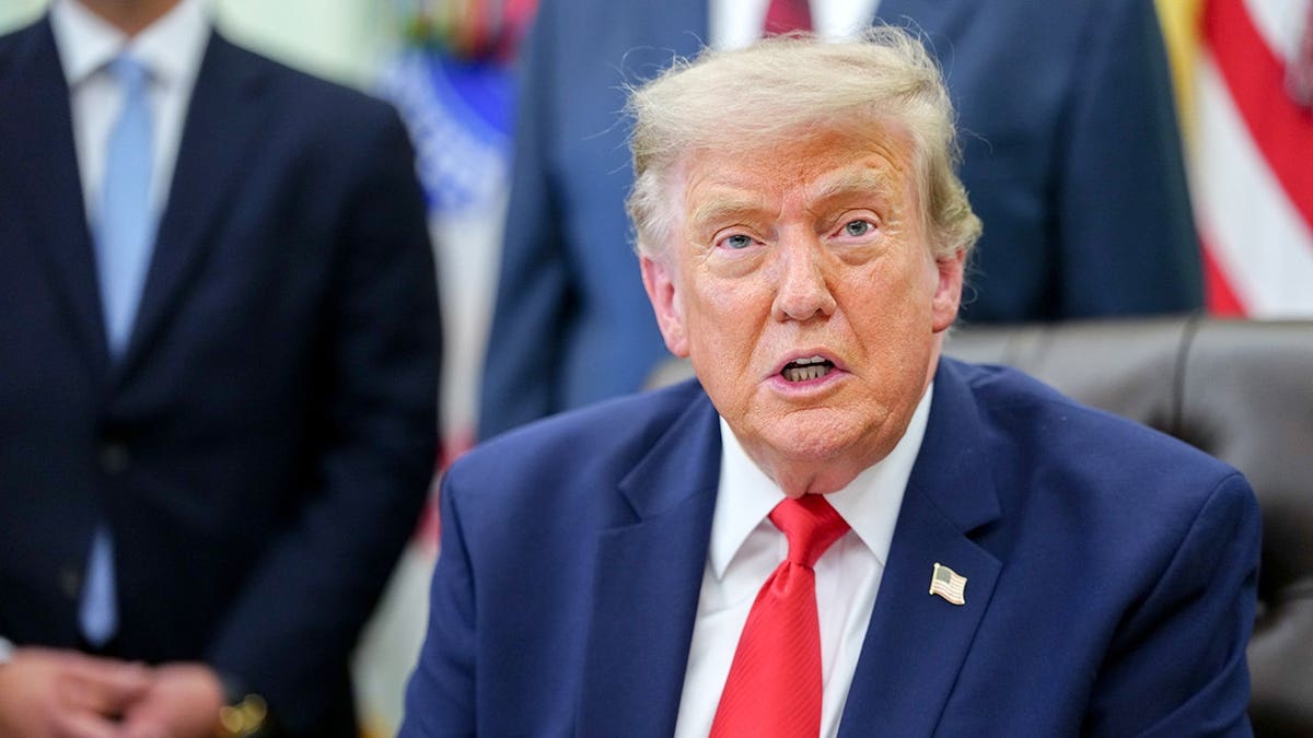 Insider Trading Allegations in Trump’s Teleprompter Operation