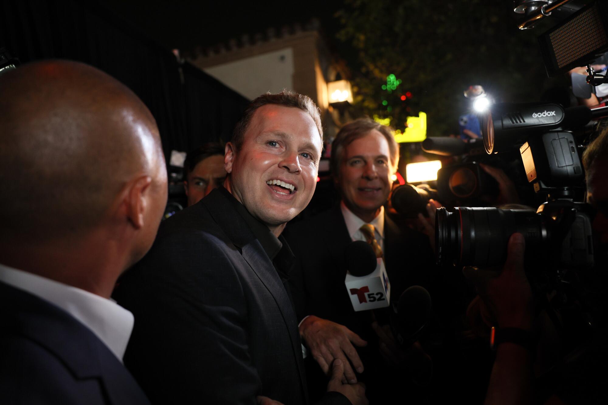 Los Angeles Mayoral Election Fundraising: Bass Outpaces Raman