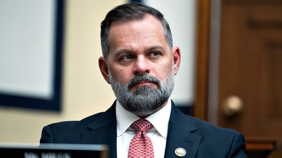 Incumbents Face Setbacks in 2026 Primary Elections