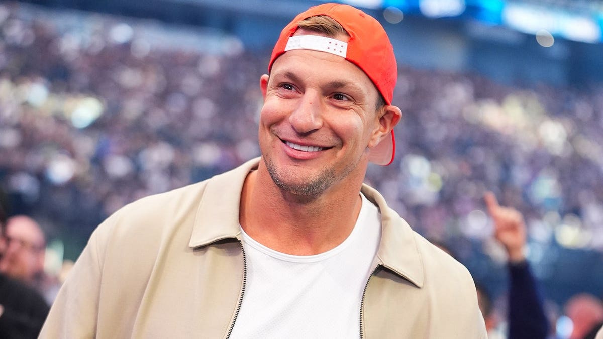 Rob Gronkowski on Politics in Sports