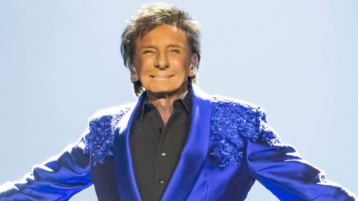 Barry Manilow Cancels Kentucky Show and Provides Update on Cancer Journey