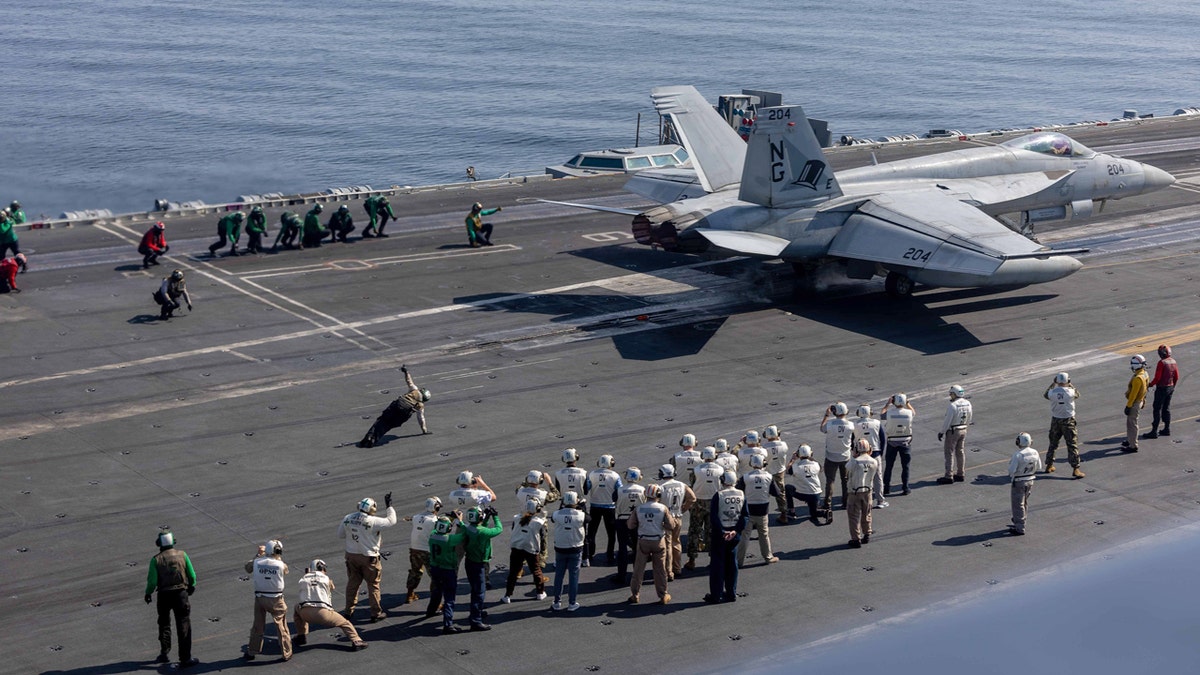 USS Abraham Lincoln’s Mental Health and Ship Conditions Addressed by CENTCOM