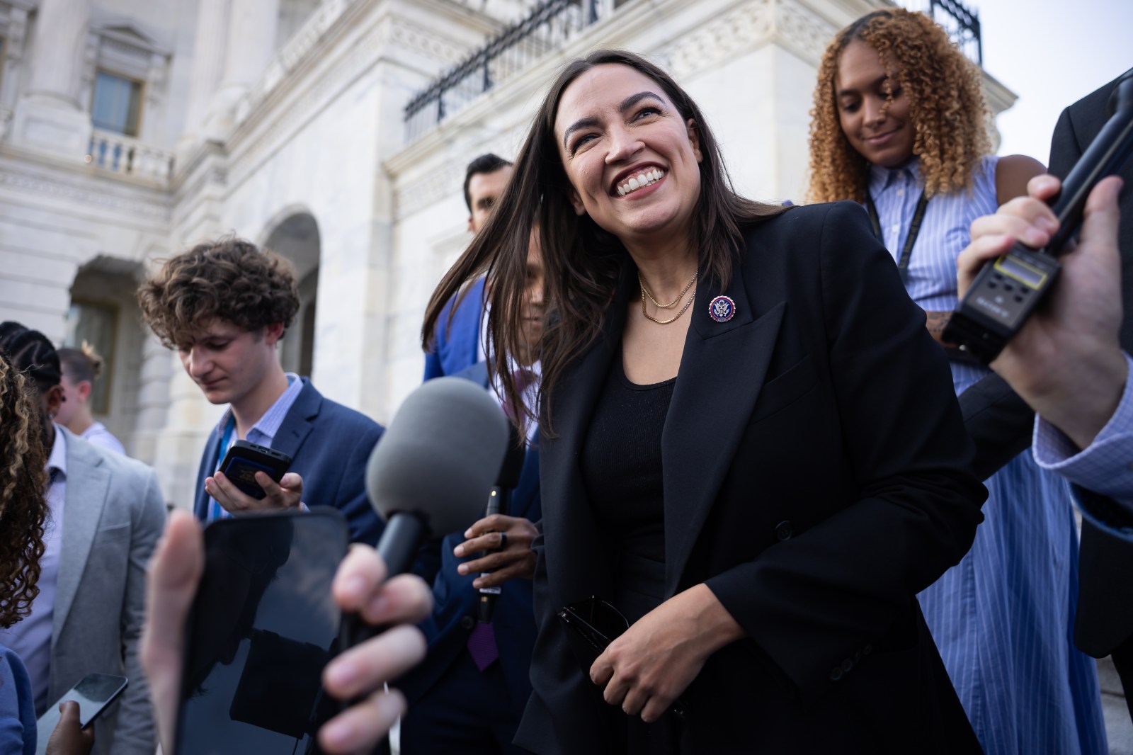 AOC Overtakes Gavin Newsom in 2028 Presidential Nomination Prediction Markets