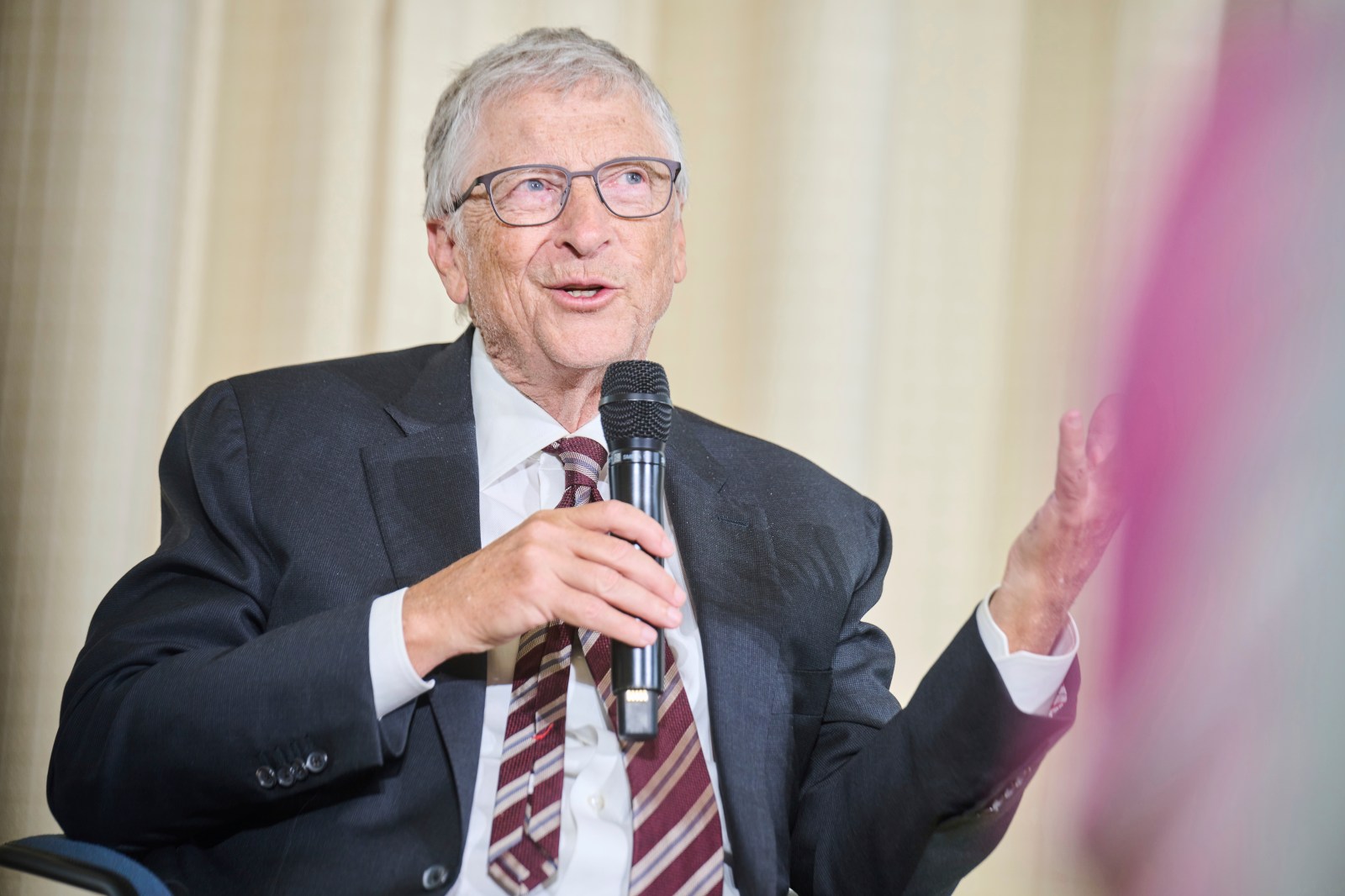 Bill Gates Raises Concerns Over AI Risks and Calls for Action