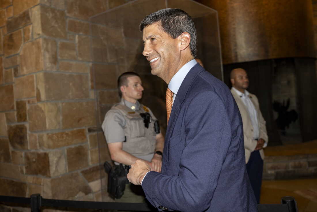 Federal Reserve Chairman Discusses Inflation, Interest Rates, and AI at Jackson Hole