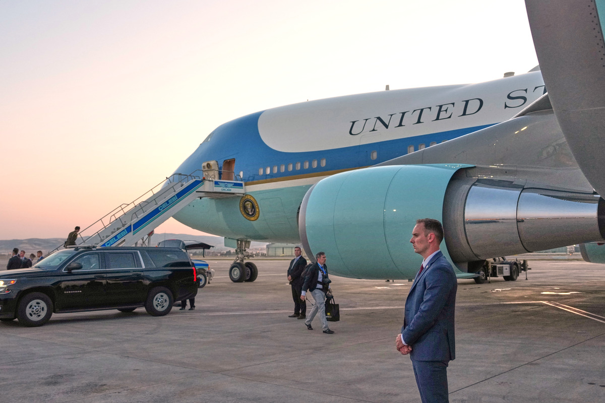 Trump’s Covert Flight Highlights Security Concerns of Presidential Transport