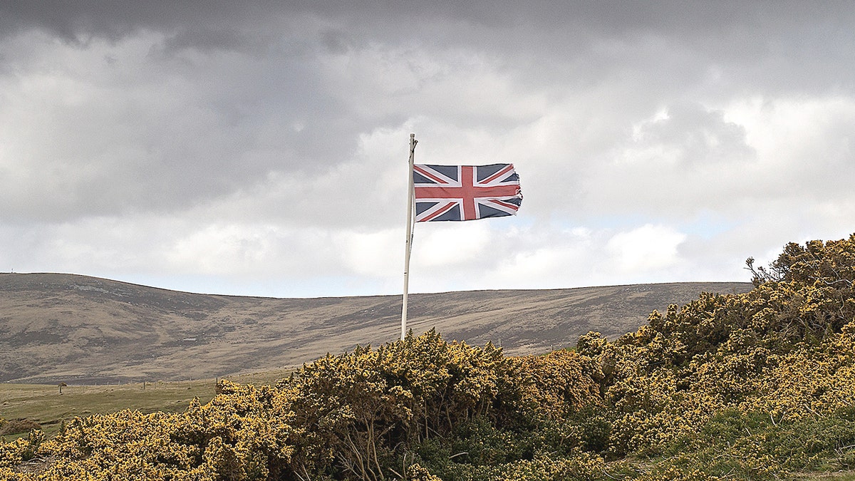 U.S. Pressures U.K. on Defense Commitments Amid Falkland Islands Neutrality