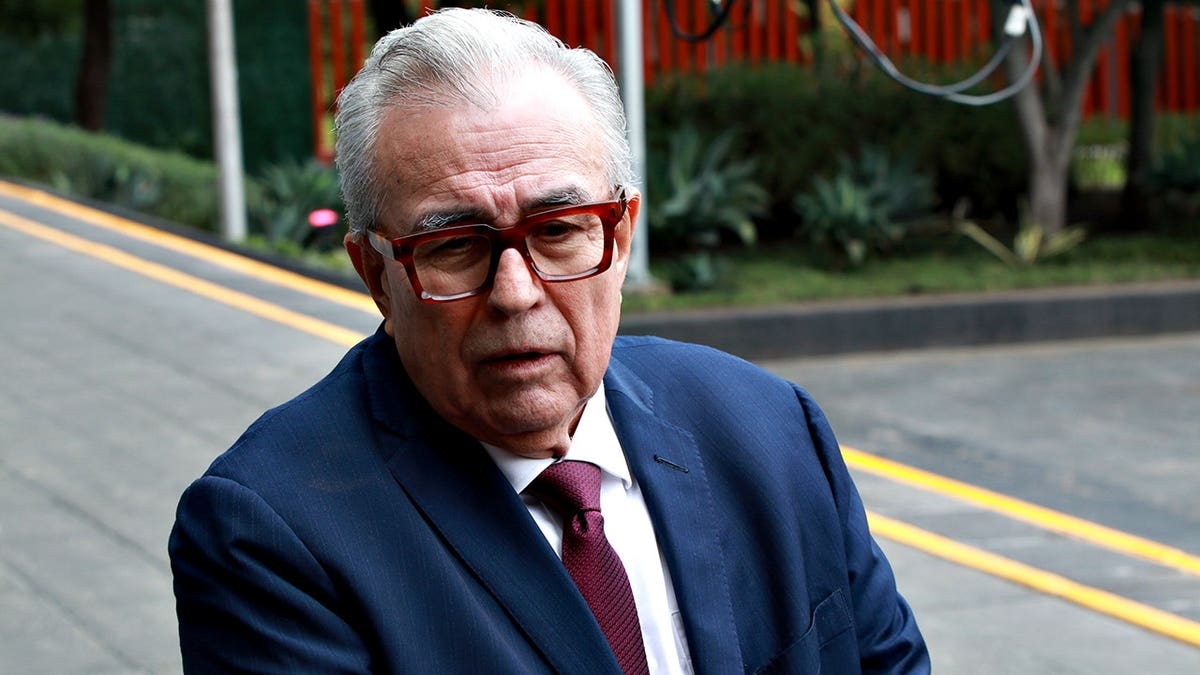 Sinaloa Governor Rubén Rocha Moya Requests Indefinite Leave Amid U.S. Drug Trafficking Charges