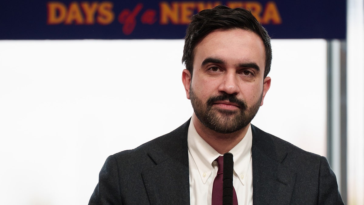 New York City Teacher’s Union Challenges Mayor Over Pay Raise Dispute