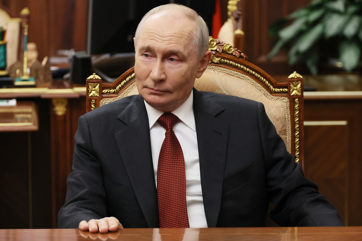 Tensions Escalate as Ukraine and Russia Exchange Attacks