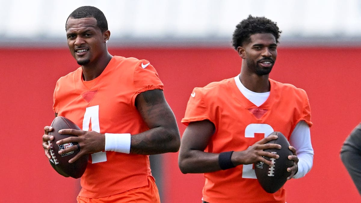 Intriguing Quarterback Competition for Cleveland Browns in Preseason