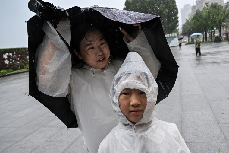 Typhoon Dolphin Intensifies Inland, Hits Hubei Province