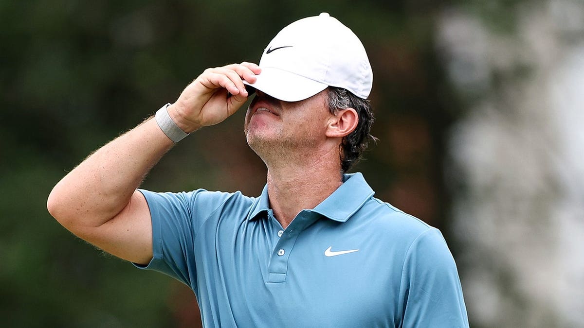 Rory McIlroy Faces Challenges at Tour Championship