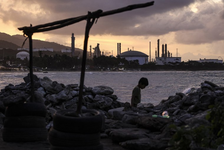 U.S. Secures Vast Oil Reserves in Venezuela Through Historic Agreement