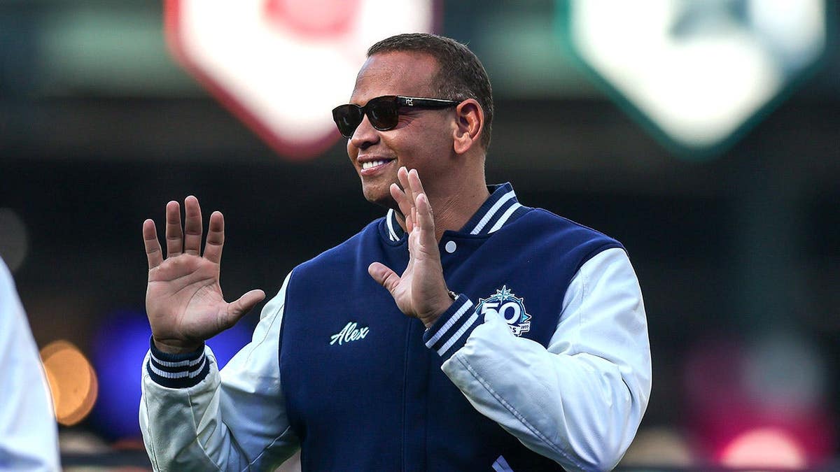 Dodgers’ Spending Raises Questions About MLB’s Financial Practices