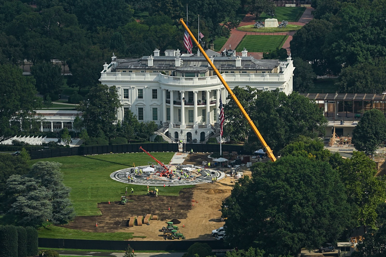 Supreme Court Voids Halt on White House Construction