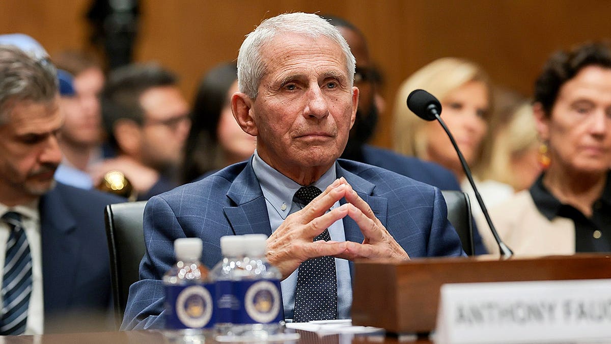 Senator Johnson Alleges Concerns Over Vaccines and Miscarriages in Fauci’s Messages