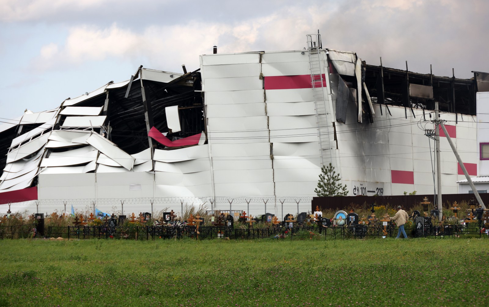 Impact of Ukrainian Strikes on Russian E-commerce Firm Wildberries