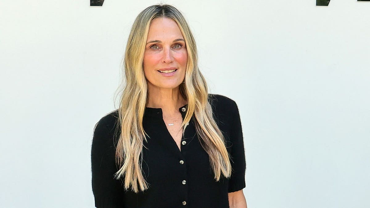 Molly Sims Speaks Out on Hollywood’s Beauty Myths