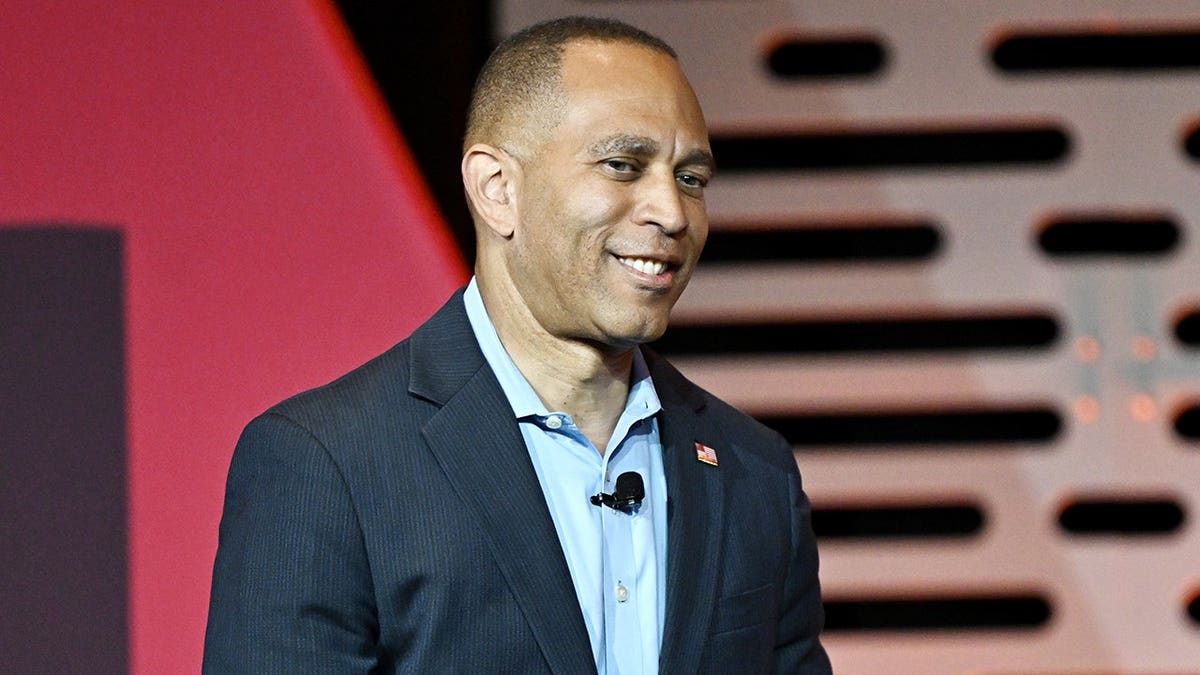 Carville Criticizes Jeffries Over Meeting with Kushner