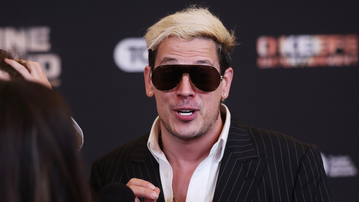 Milo Yiannopoulos Arrested by U.S. Immigration Officials