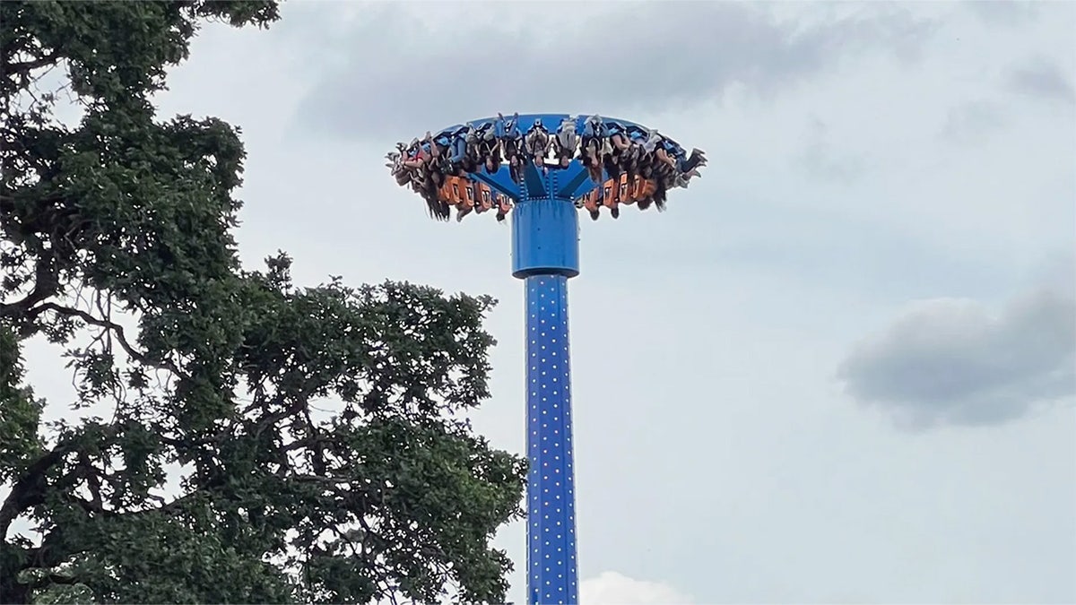 Oregon Theme Park Riders Rescued After Ride Malfunction