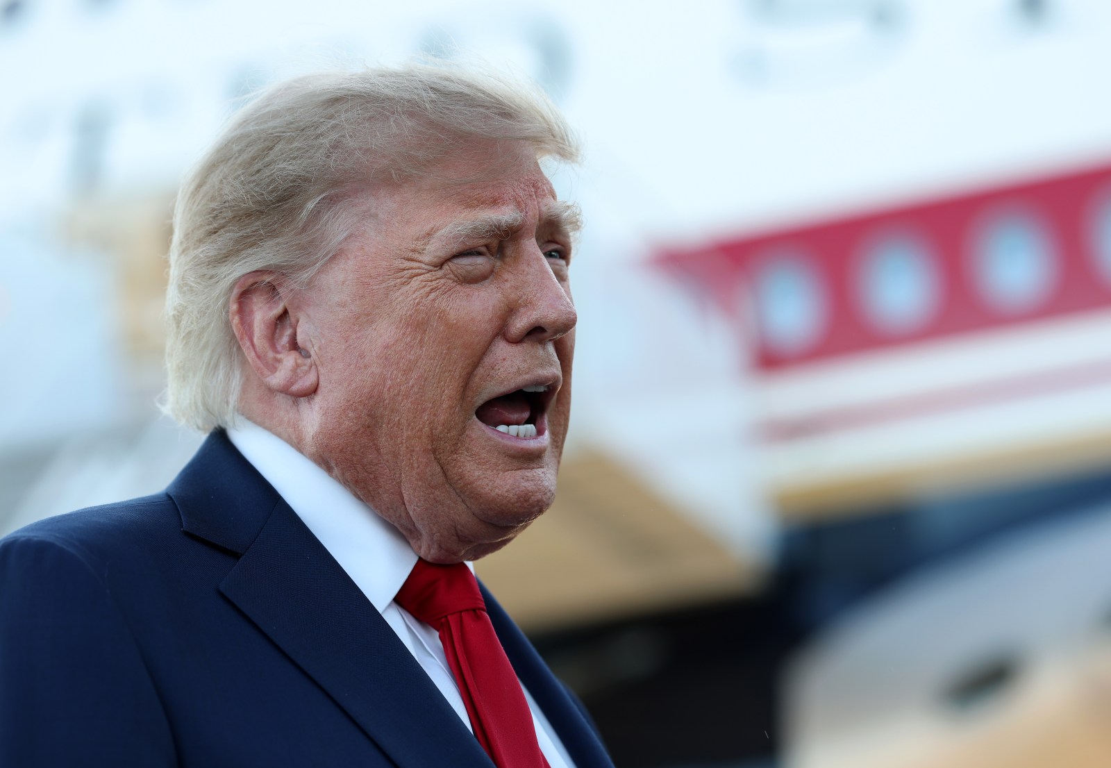 Republicans Confront Challenges as Midterms Approach