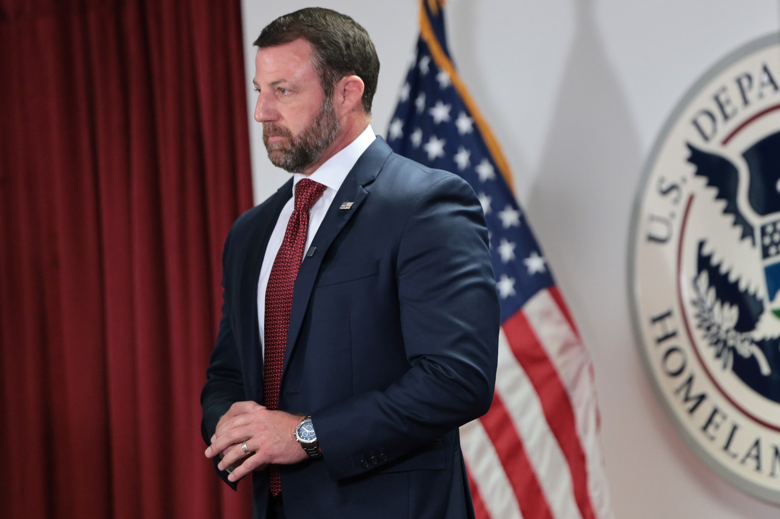 U.S. Considers Restrictions on Late-Stage Pregnant Women Entering the Country