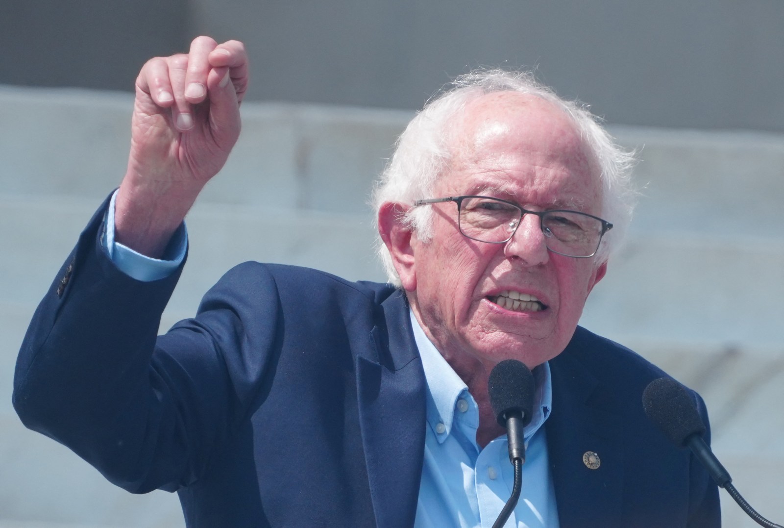 Senator Bernie Sanders Proposes Legislation to Ban AI Beyond Human Control