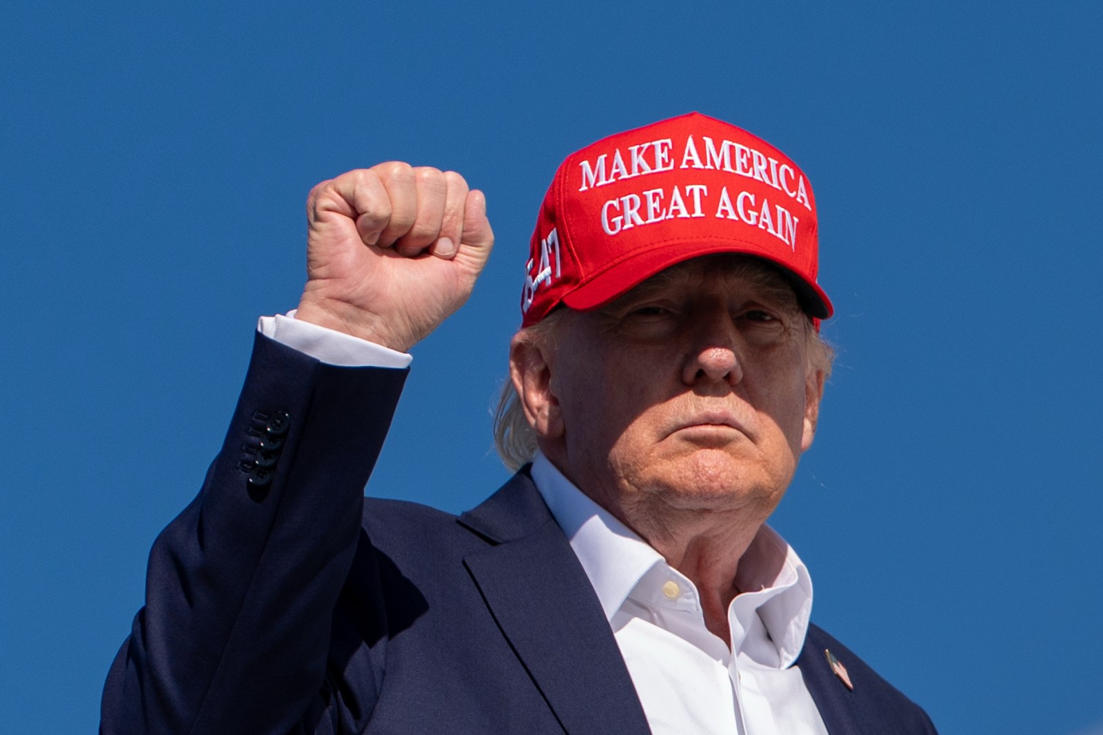 Trump Signs Executive Order to Expedite Veterans’ Access to Benefits