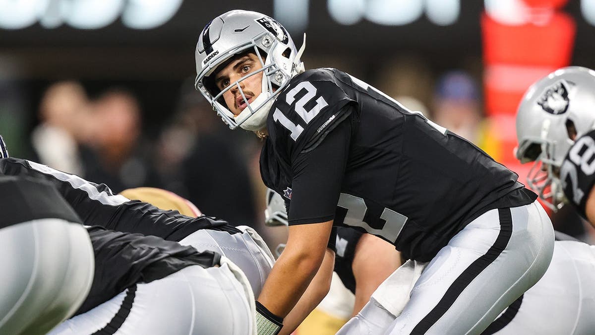 Aidan O’Connell Mourns Father’s Passing, Sits Out Game Against Saints