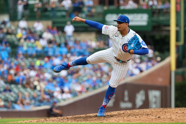 Adverse Wind Conditions Impact Chicago Cubs Game Against Pirates