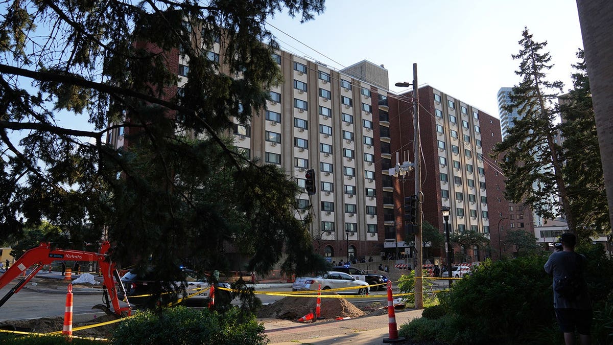 Minneapolis Apartment Shooting Leaves Two Civilians Dead, Two Officers Injured