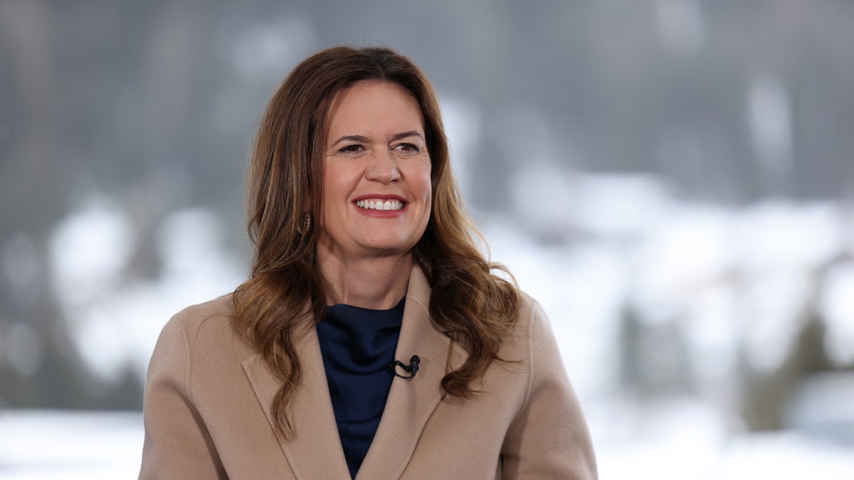 Sarah Huckabee Sanders Faces Backlash Over Campaign Ad