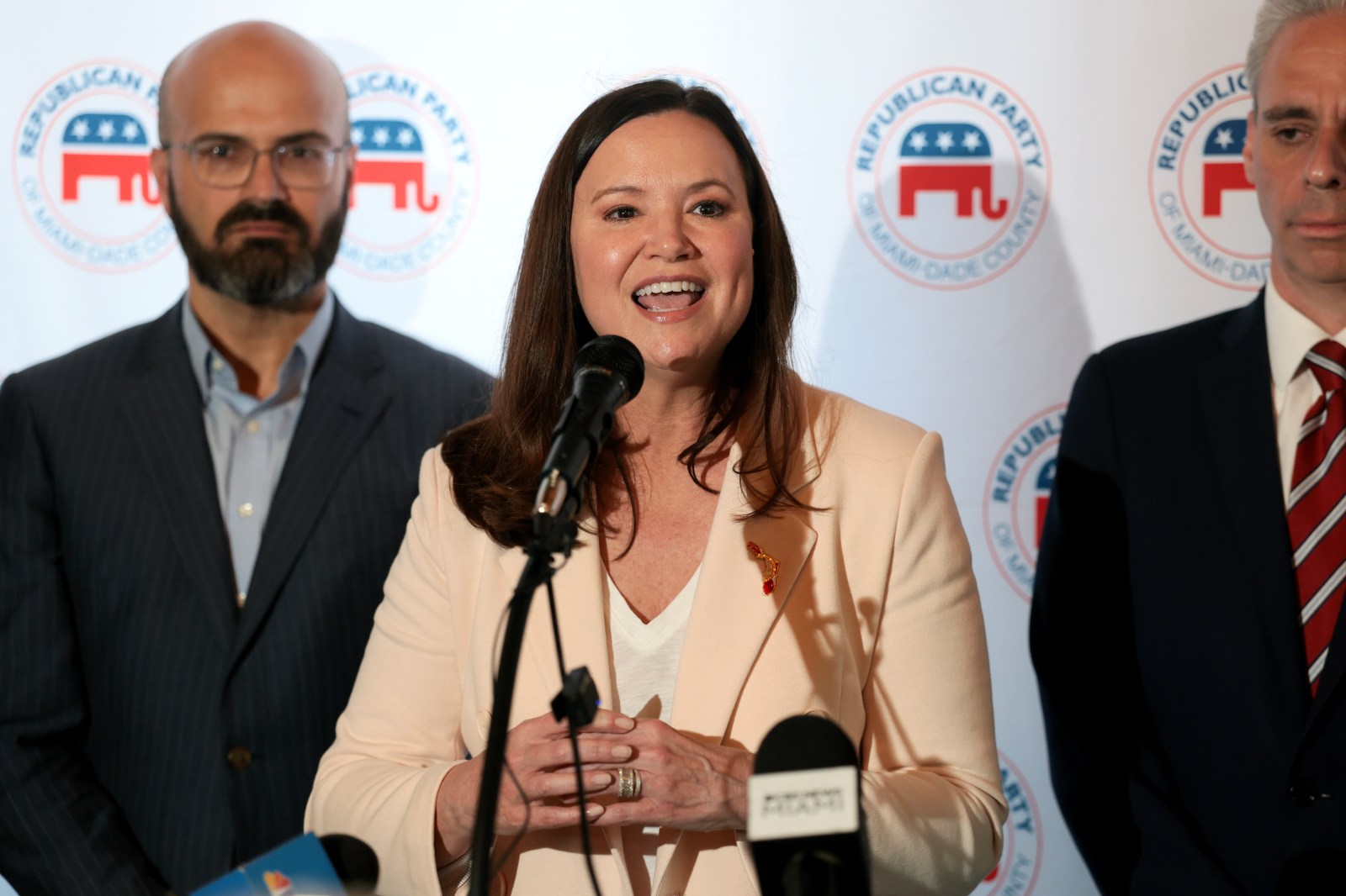 Florida Senate Race Tightens as Elections Approach