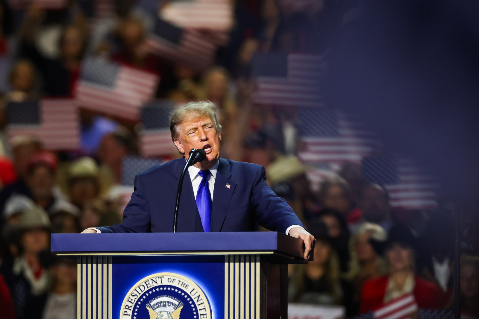 Trump Supports Thune Amid Boos at Republican Midterm Convention