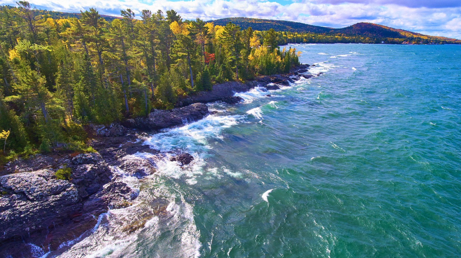 Beach Hazards Impact Great Lakes Amid Seasonal Changes