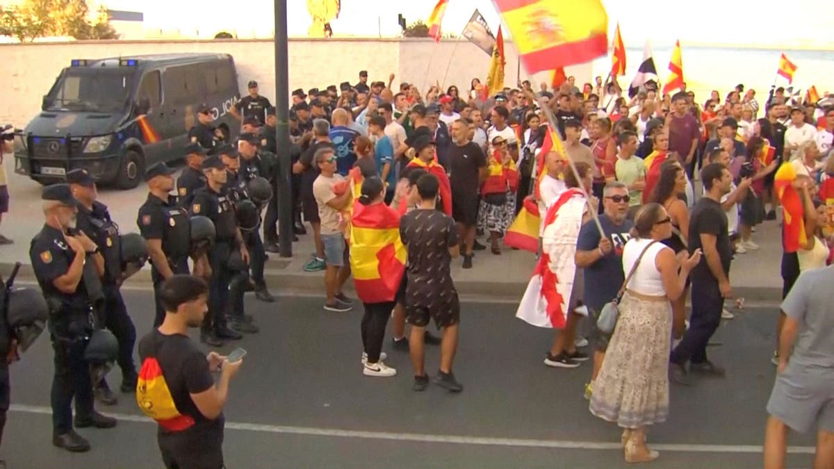 Mass Protests Erupt in Spain Over Government’s Handling of Migrant Crisis