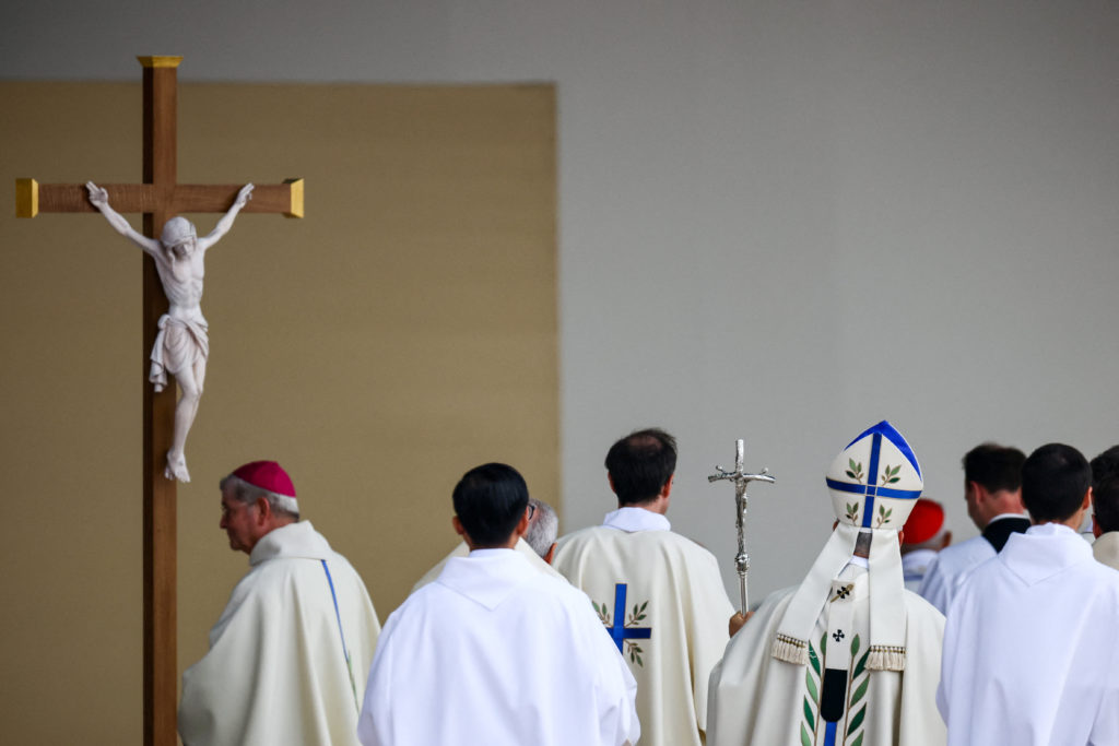Pope Leo XIV’s Open-Air Mass Draws Massive Crowd in Paris