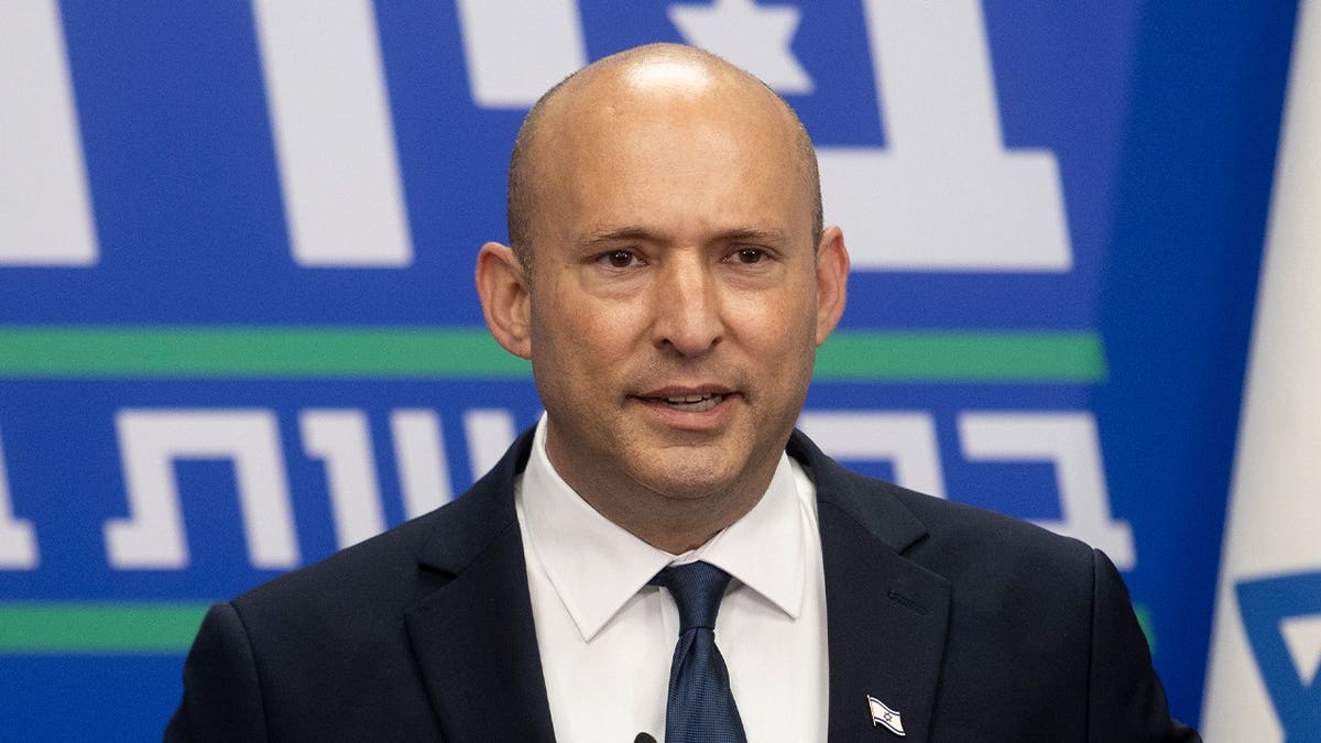 Former Israeli PM Lauds Brave Actions During Flight Incident