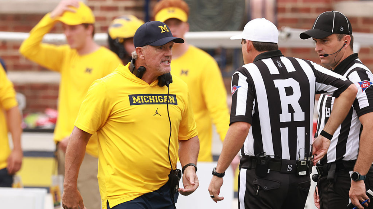 Michigan Wolverines Defeat Oklahoma Sooners 17-10 in Ann Arbor