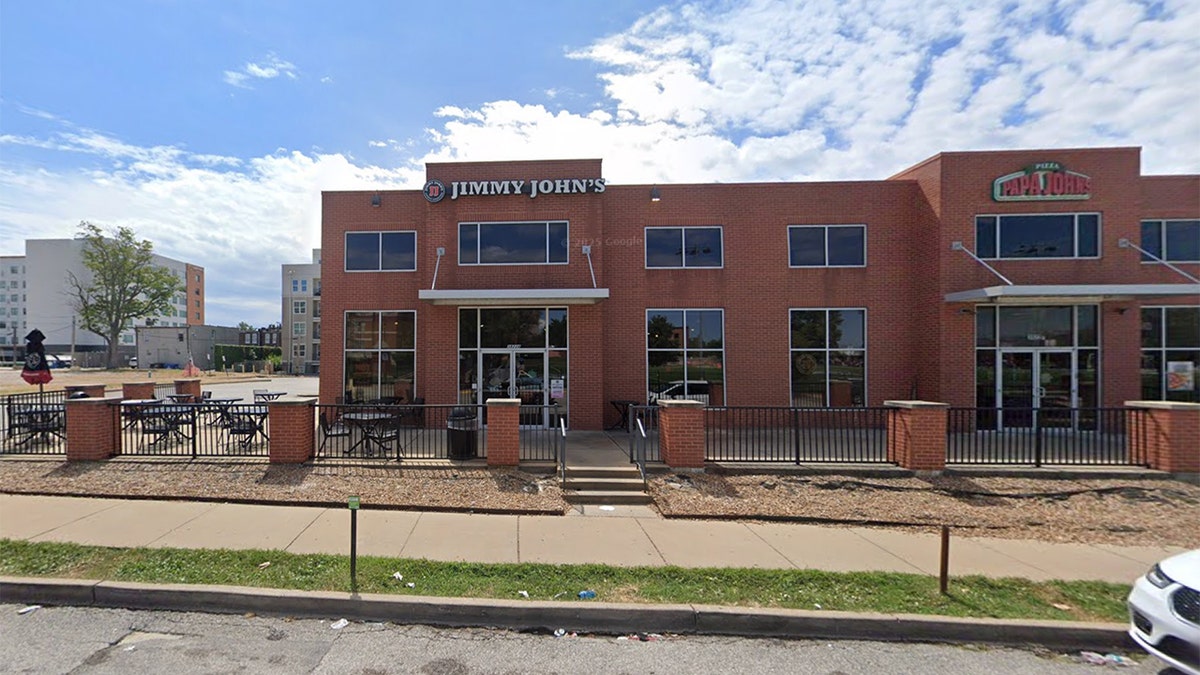 St. Louis Shooting: Teen Injured in Restaurant Dispute
