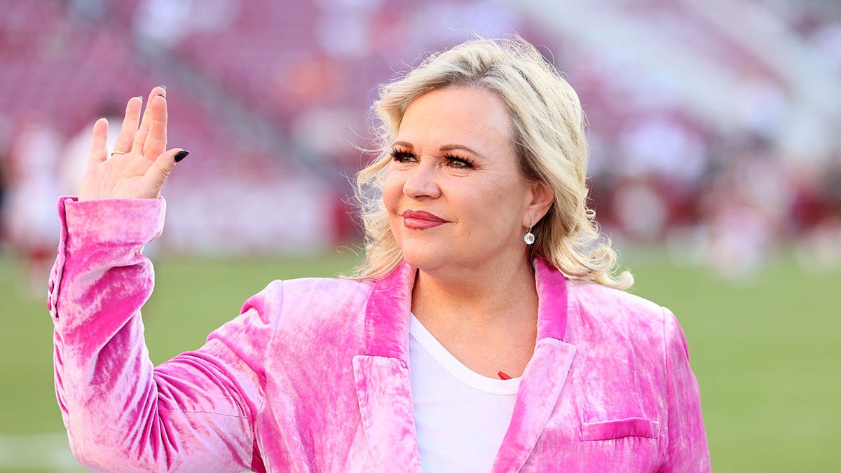 Arch Manning’s Postgame Interview with Holly Rowe Highlighted by Recent Controversy