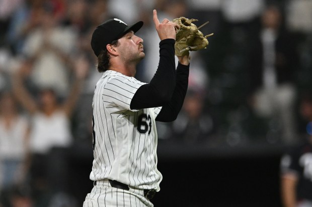 Chicago White Sox Outshine Twins with Strategic Plays and Strong Pitching