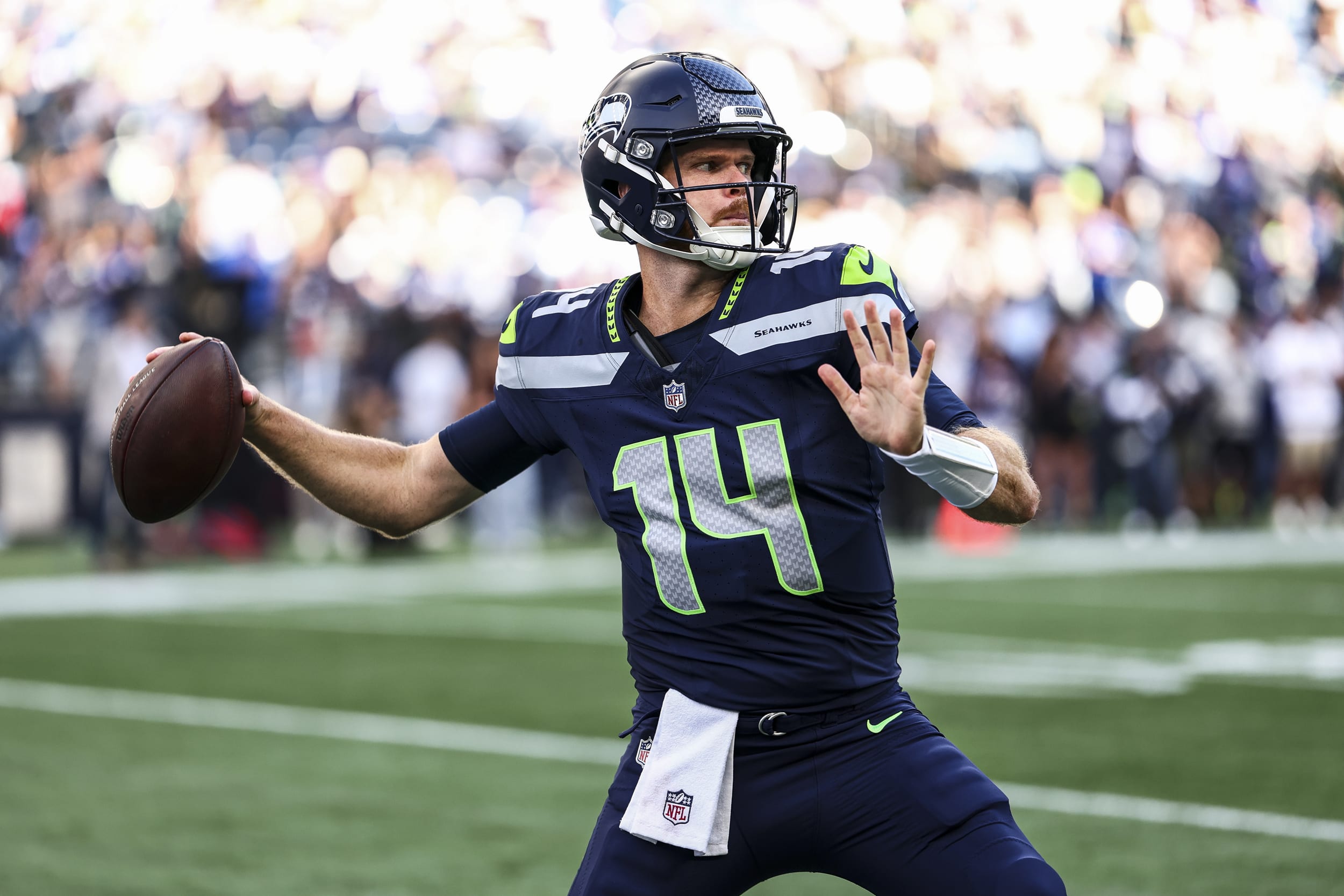 Seahawks Face Patriots Without Starting QB