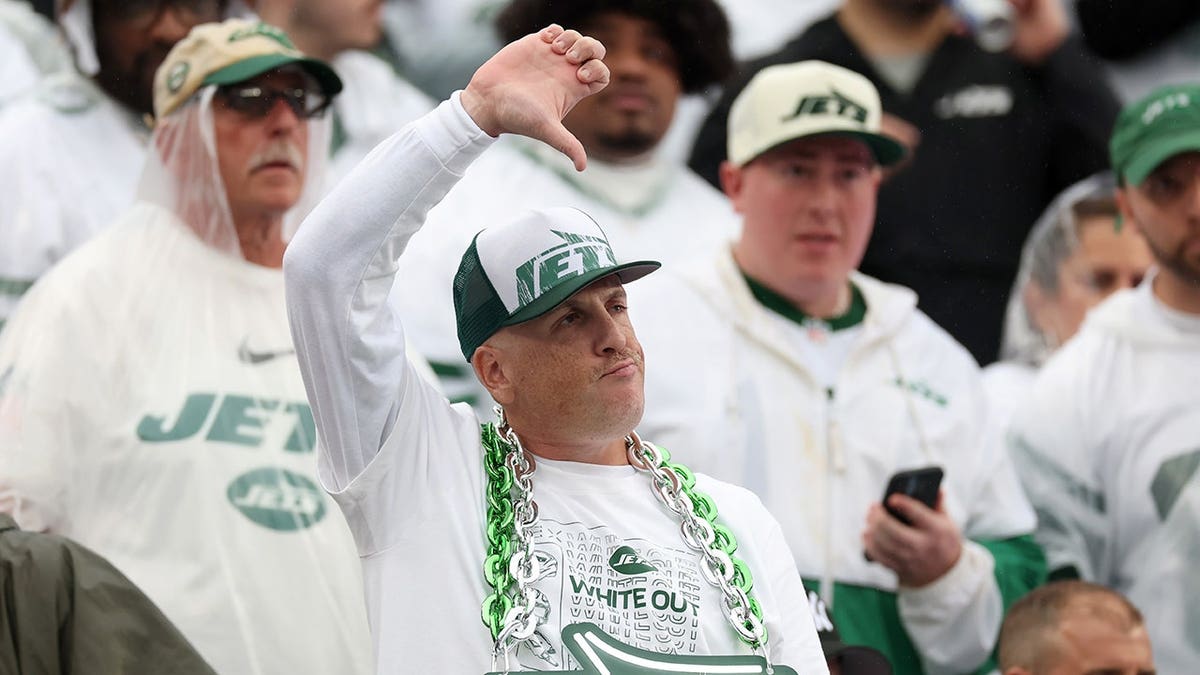 Jets Squander Lead in Overtime Loss to Packers