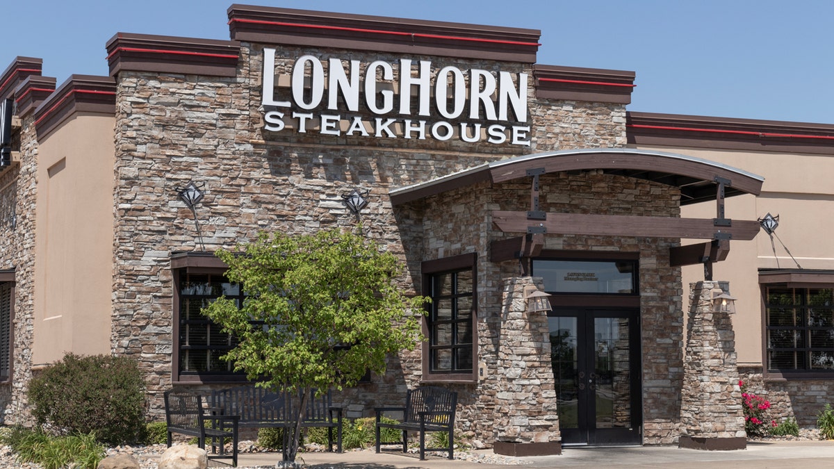 LongHorn Steakhouse Faces Scrutiny Over Kitchen Conditions