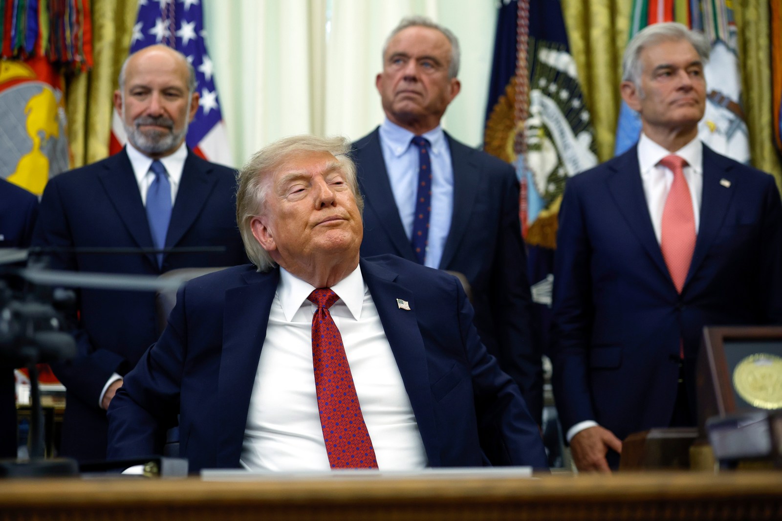 Trump’s Proposal for $5,000 Checks Tied to Republican Congressional Control